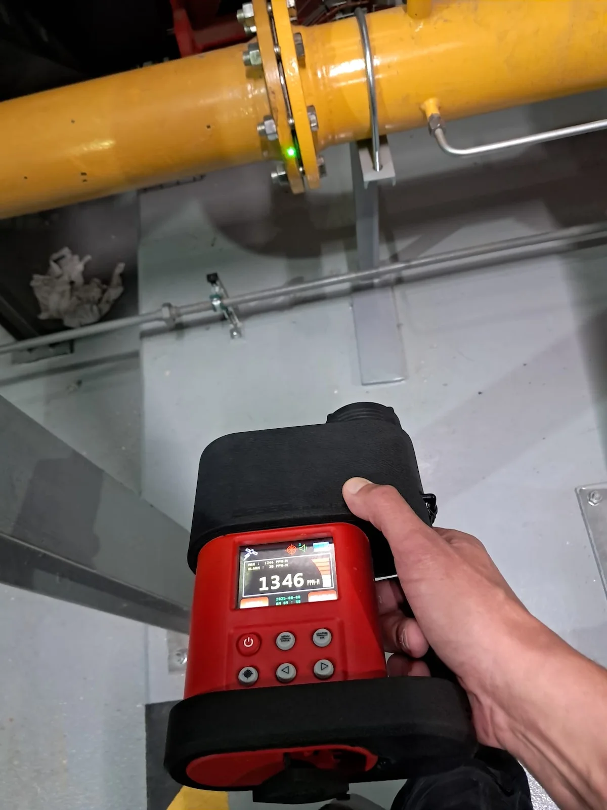 Industrielle Gasrohrnetzüberprüfung durch Energieversorgungs-Service